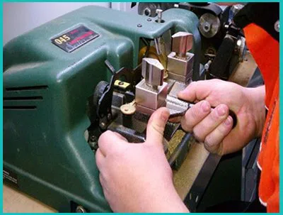 Philadelphia Neighborhood Locksmith Philadelphia, PA 215-583-2033 Philadelphia Neighborhood Locksmith Philadelphia, PA 215-583-2033 - 1-18